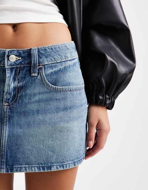Hollister – Tief sitzender Minirock in dunkelblauer Waschung mit Sternendesign auf den Taschen, 3 von 5