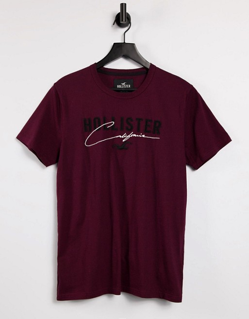 Hollister tonal tech logo t-shirt in burgundy marl