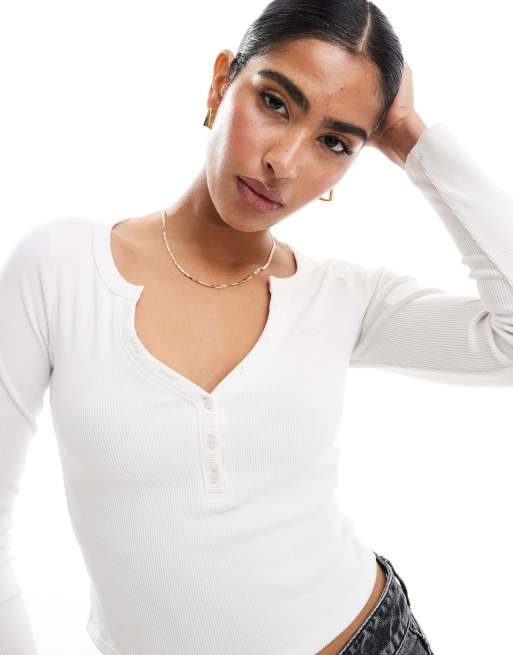 Hollister - Top a coste bianco sporco con scollo profondo e bottoni