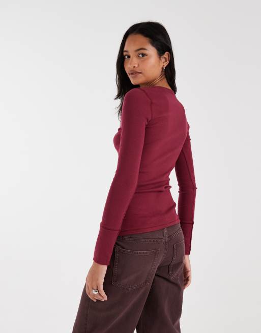 Hollister - top henley de manga larga con botones en burdeos, 4 de 4