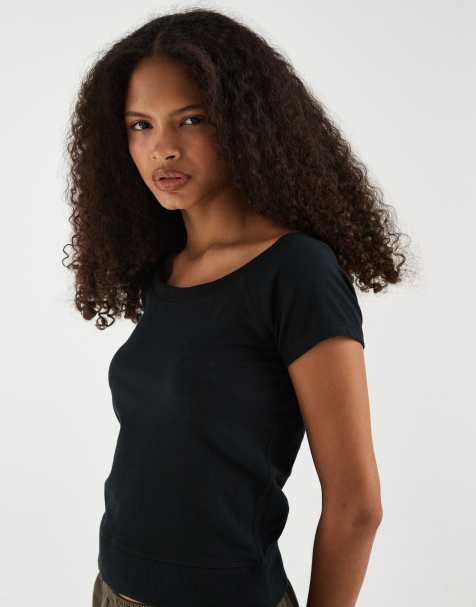 Hollister top med dyb rund hals i sort - view 1