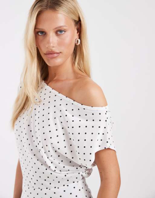 Hollister topp med korta ärmar och bara axlar i vit prickig