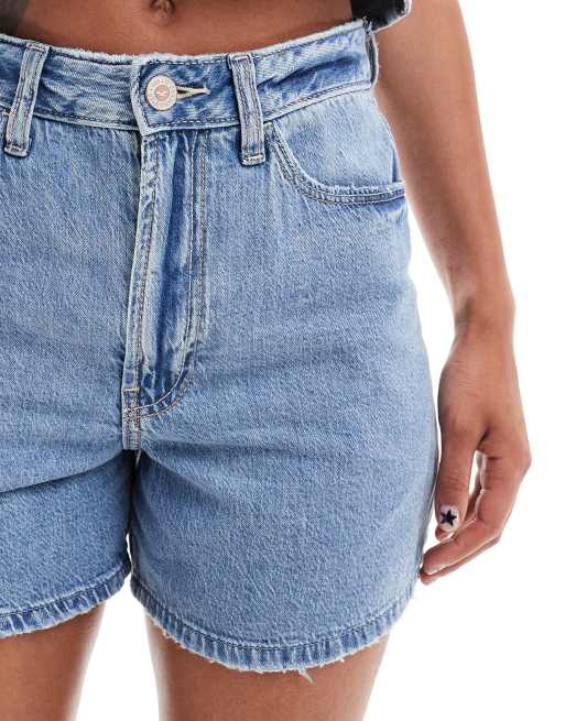 Hollister ultra high rise 90s fit denim short in mid blue, 4 of 5
