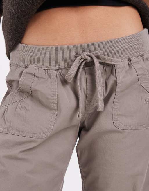 Hollister uy2k low rise flared utility trousers in beige, 2 of 5