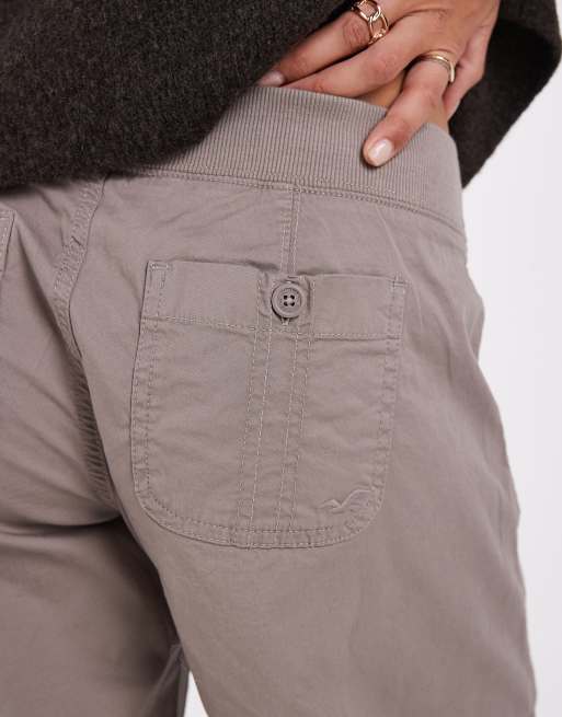 Hollister uy2k low rise flared utility trousers in beige, 4 of 5