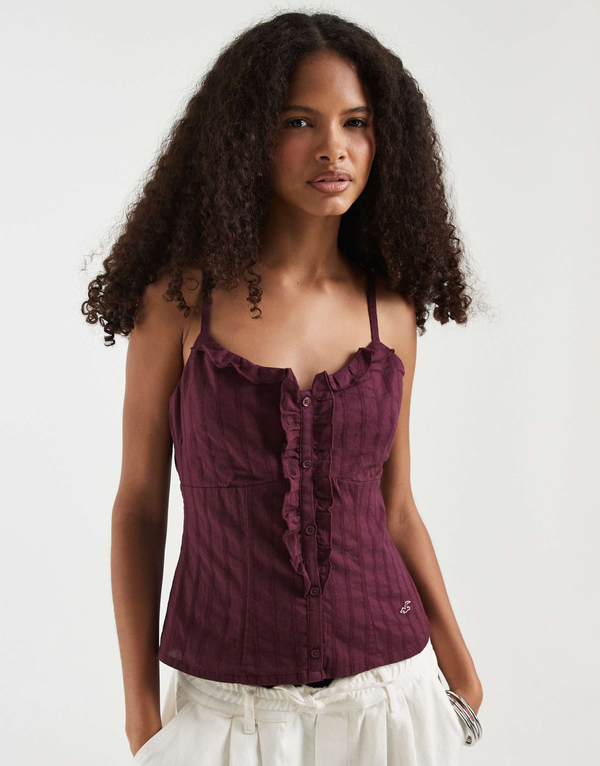 hollister v neck ruffle front cami in burgundy
