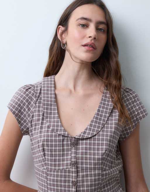 Hollister v neck short sleeve cinched shirt in brown check, 1 of 4