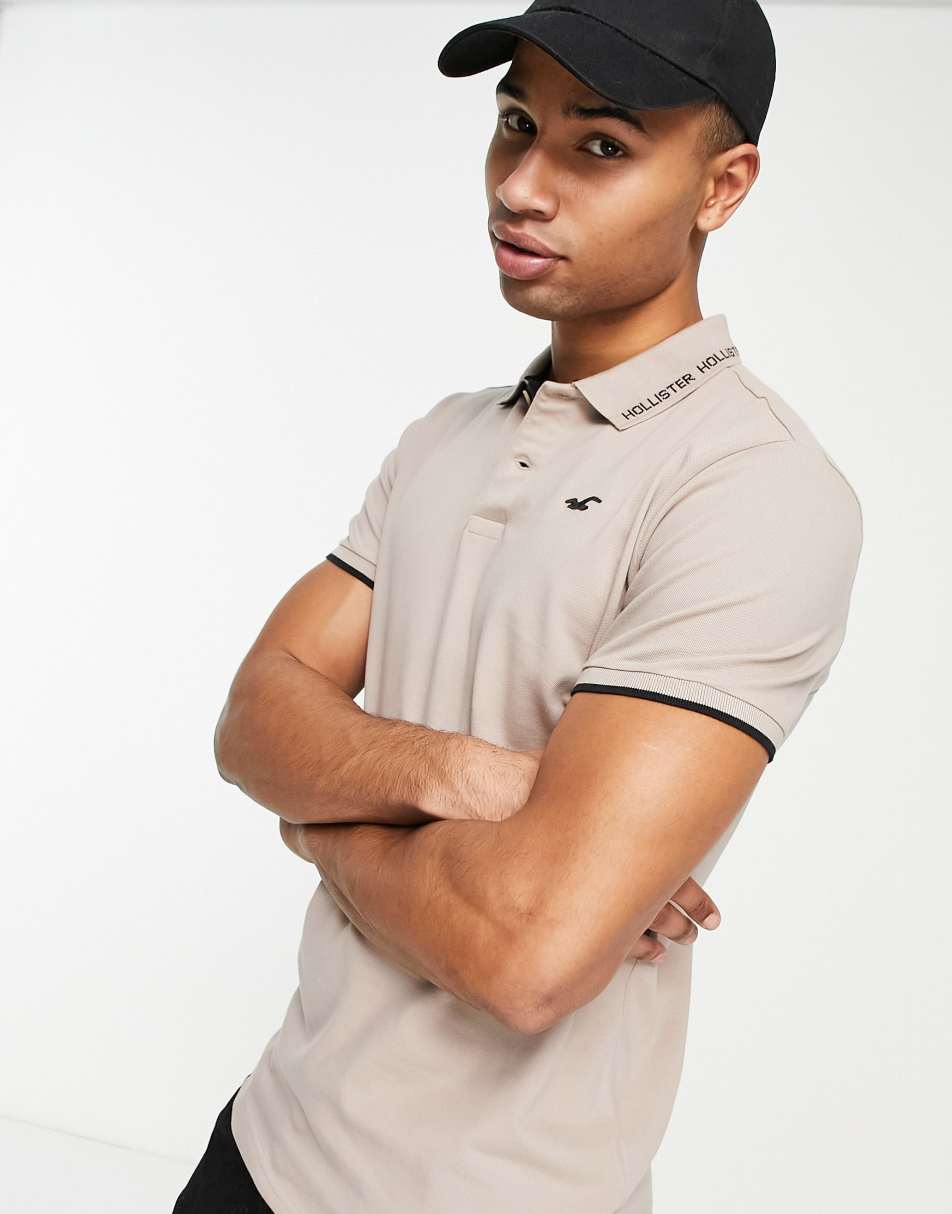 Hollister varsity logo tipping pique polo in tan