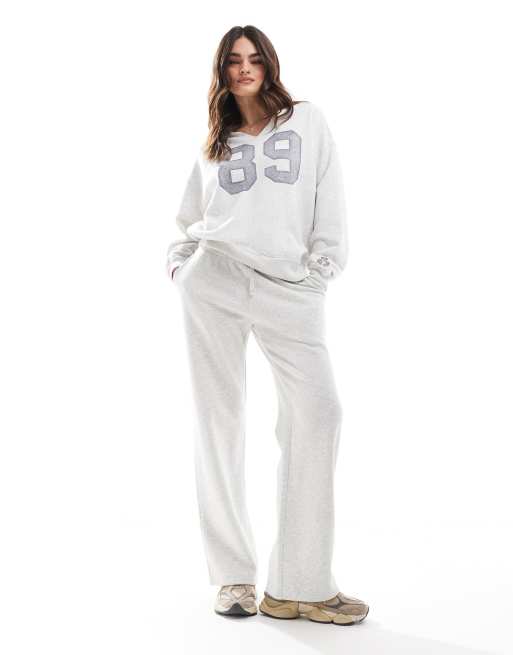 Hollister - Varsity sweatshirt met ronde hals in grijs, deel van co-ord set, 2 van 4