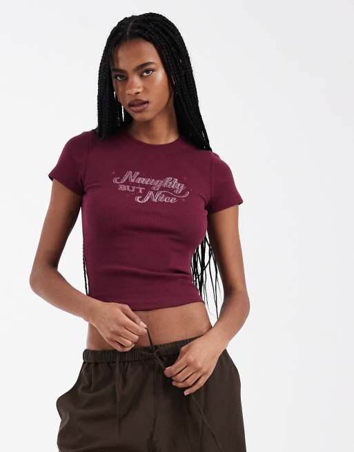 Hollister – Vinröd t-shirt med juligt tryck