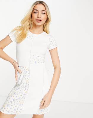 Hollister – Vit klänning i lappad stil