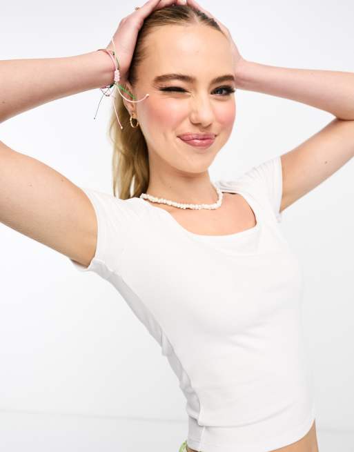Hollister – Vit seamless t-shirt med fyrkantig ringning