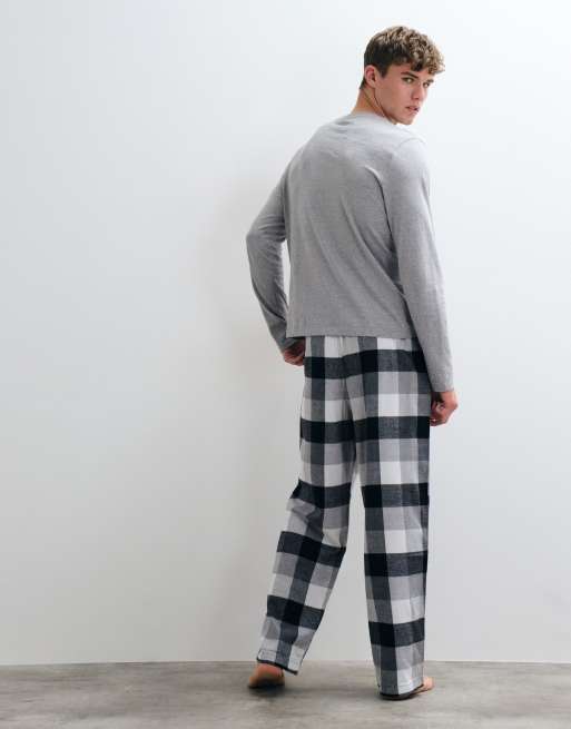 Hollister weit geschnittene Flanell-Pyjamahose mit weiß-schwarzem Karomuster, 4 von 5