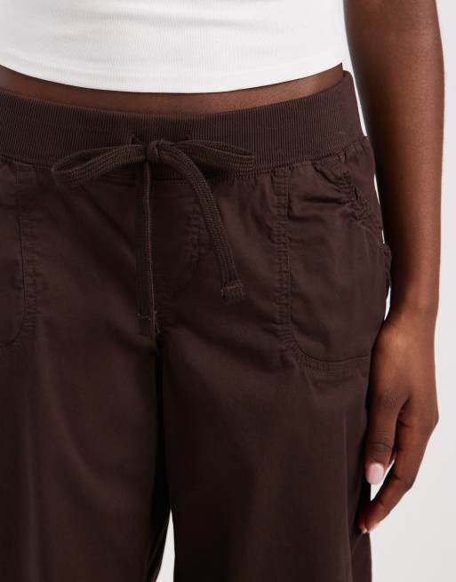 Hollister - Y2K - Brune lavtaljede pull on-bukser med utility-design, 3 af 5