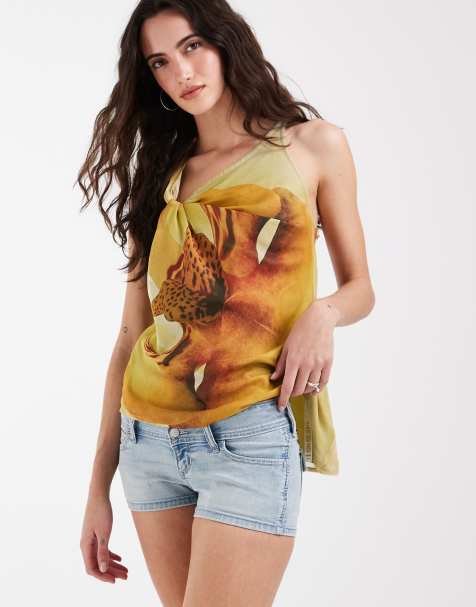 Hollister – Y2K – Knappe Jeansshorts in hellblauer Waschung mit niedrigem Bund - view 1