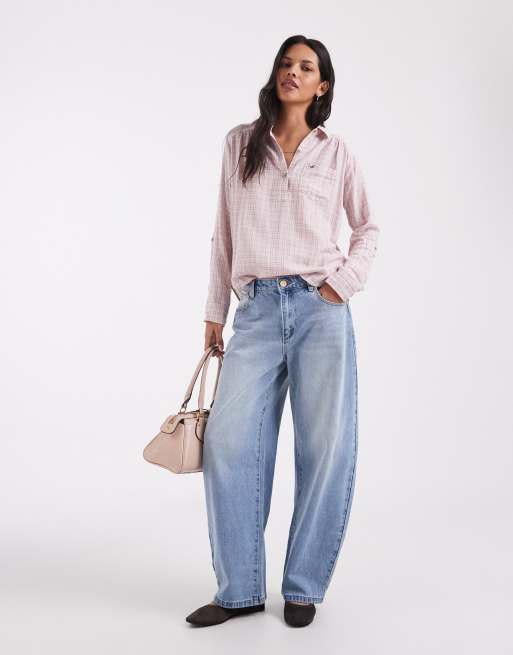 Hollister Y2K slim fit skjorte med v-hals i rosa tern, 2 af 4