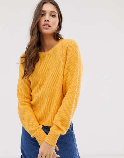 Yellow sweater hollister discount