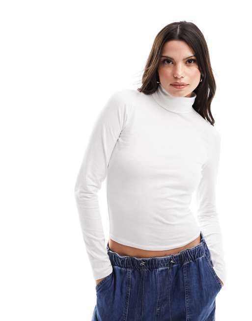 Holliter long sleeve top with turtleneck in white