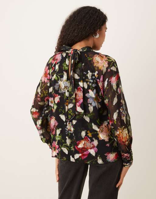 Hope & Ivy balloon sleeve blouse with v cut out in black floral, 4 of 4