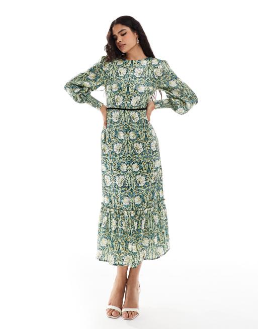 Hope & Ivy - Collaboration avec The William Morris Society - Robe mi-longue à col montant et nœud dans le dos - Fleurs sur fond vert