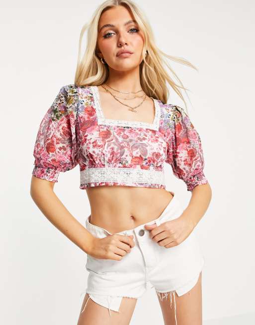 Hope & Ivy - Croptop med pufærmer og kontrastblonde samt rynker bagpå i blomstermønster - Del af sæt