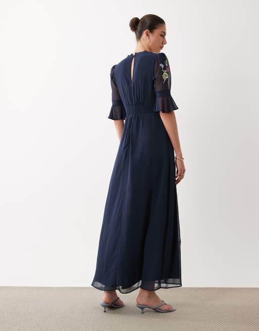 Hope & Ivy floral embroidered v neck maxi dress with thigh split in navy, 3 of 4