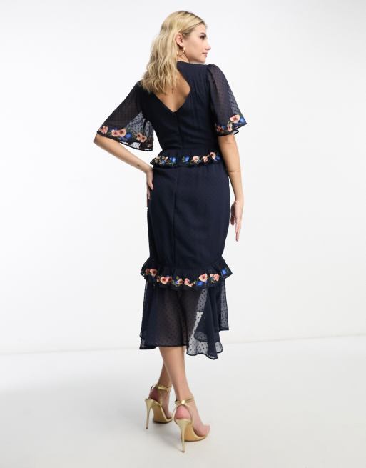 Hope & Ivy flutter sleeve embroidered hem midi dress in navy, 2 of 4