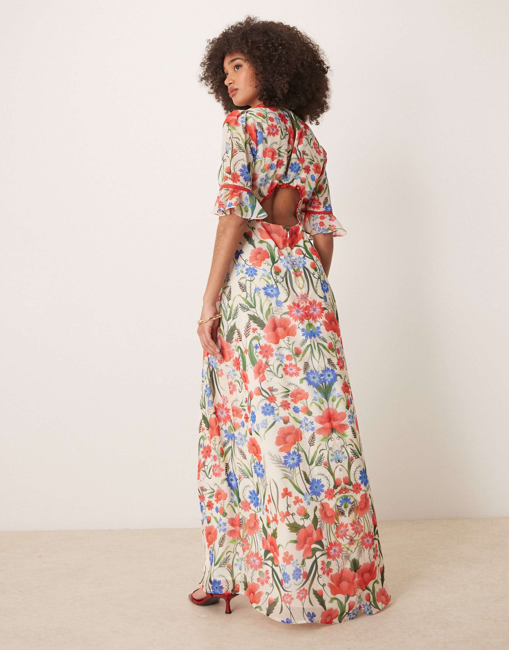 hope & ivy frill sleeve thigh slit open back maxi dress in red multi