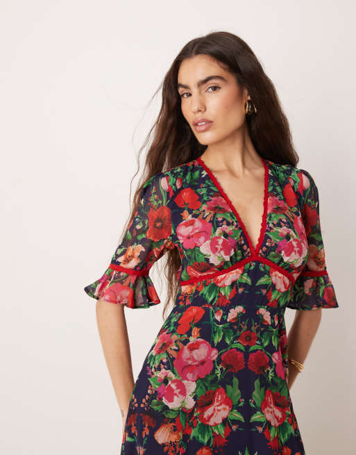 Hope & Ivy frill sleeve thigh split open back maxi dress in red navy print, 2 of 4