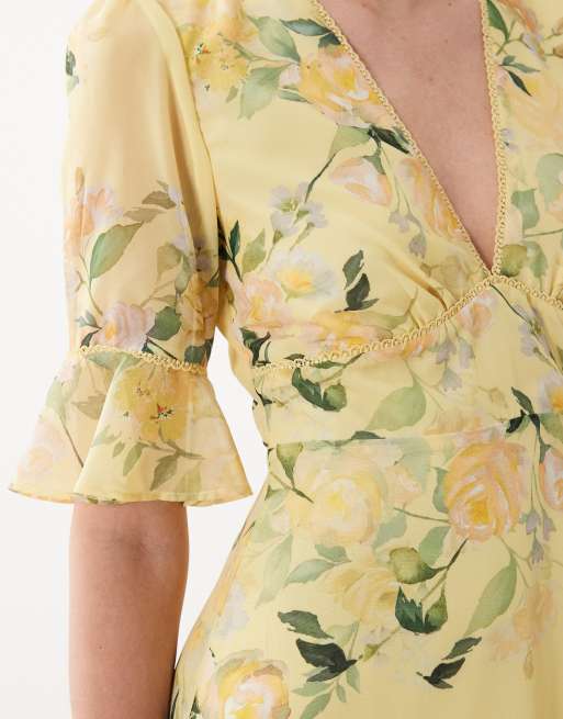Hope & Ivy frill sleeve thigh split open back maxi dress in yellow floral, 2 of 4