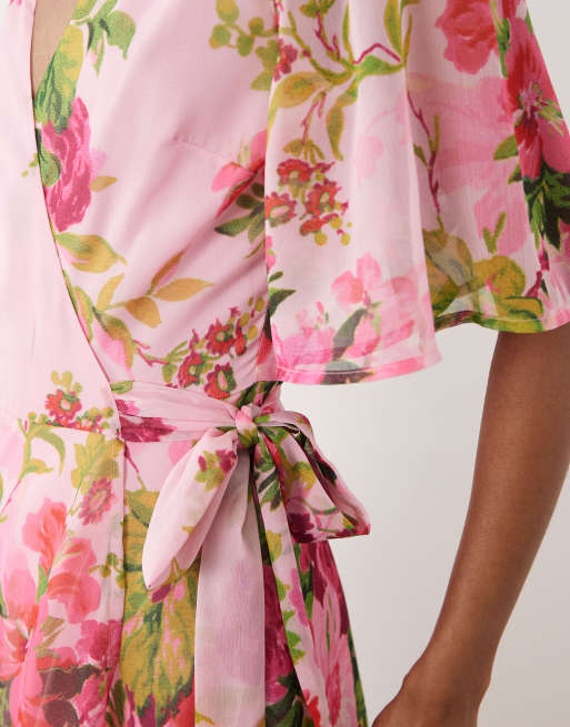 Hope & Ivy – Geblümtes Wickel-Maxikleid in Rosa mit Flatterärmeln, 4 von 4