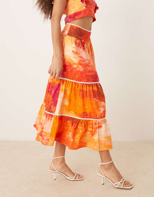 Hope & Ivy - Gonna midi a balze arancione con stampa e finiture ondulate in coordinato, 2 di 5
