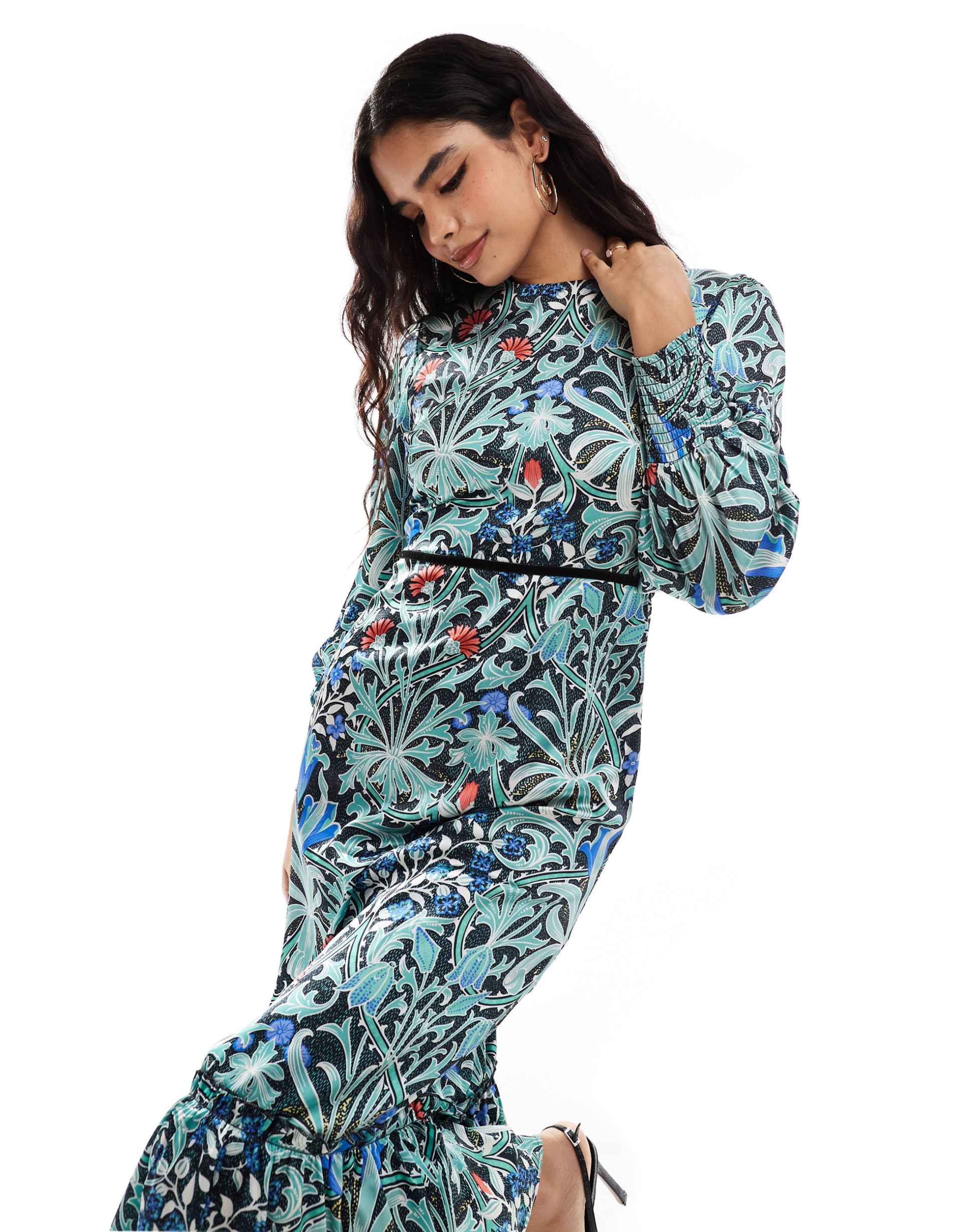 hope & ivy in collaboration with the william morris society bow back midi dress in dark floral