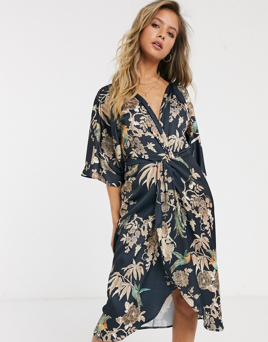 Hope & Ivy - Kimonojurk met overslag en blauwe bloemenprint-Multi