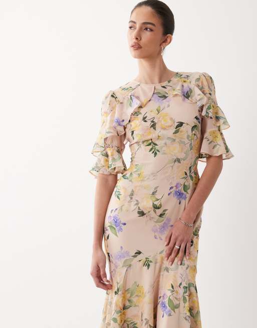 Hope & Ivy lace up back flutter sleeve midi tea dress in light pink floral, 3 of 4