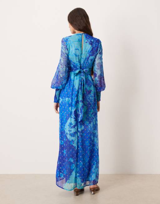Hope & Ivy – Langärmliges Maxikleid in Blau mit Blumenmuster, V-Ausschnitt und Knopfleiste, 3 von 4