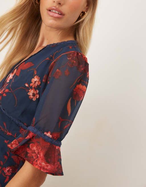 Hope & Ivy - Marineblå maxikjole i chiffon med v-hals og knapdetaljer samt frontslids, 4 af 4