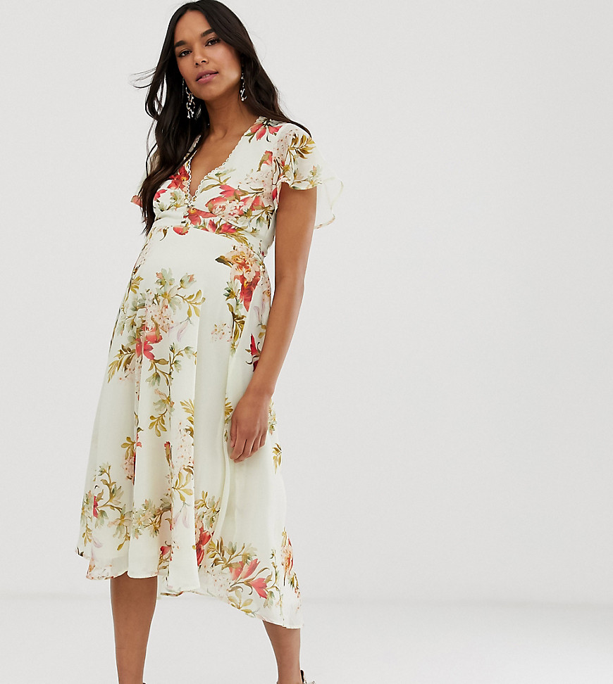 Hope & Ivy Maternity – Blommig midiklänning med kort ärm och v-ringnig-Flerfärgad