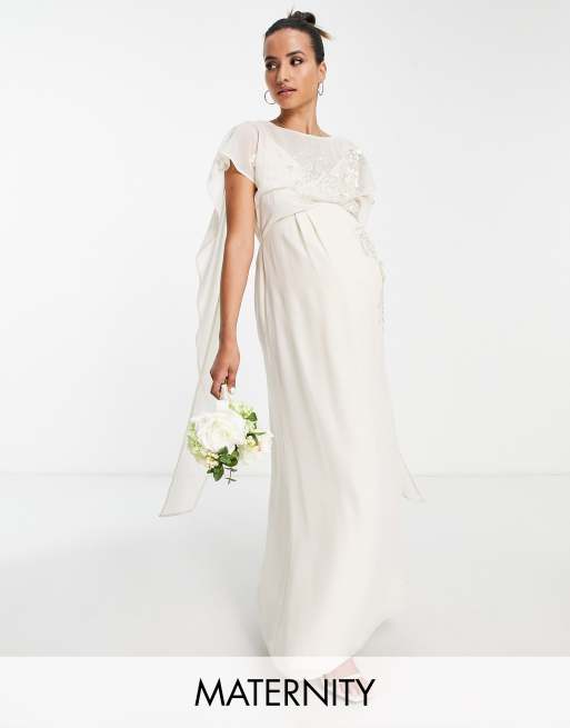 Hope & Ivy Maternity Bridal – Wiązana na plecach sukienka maxi w kolorze kości słoniowej z wyhaftowanym wzorem