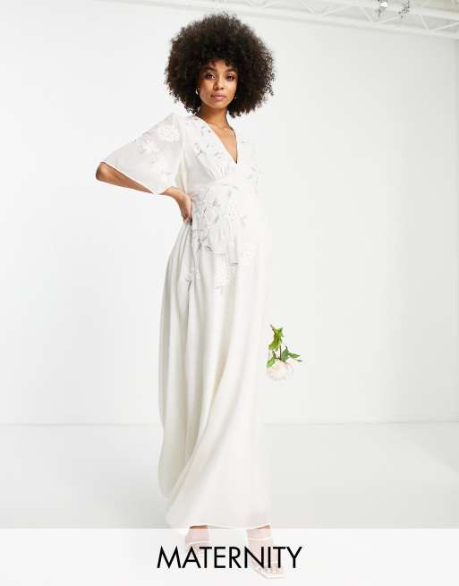 Hope & Ivy Maternity – För bruden – Elfenbensvit maxiklänning med broderi och djup ringning