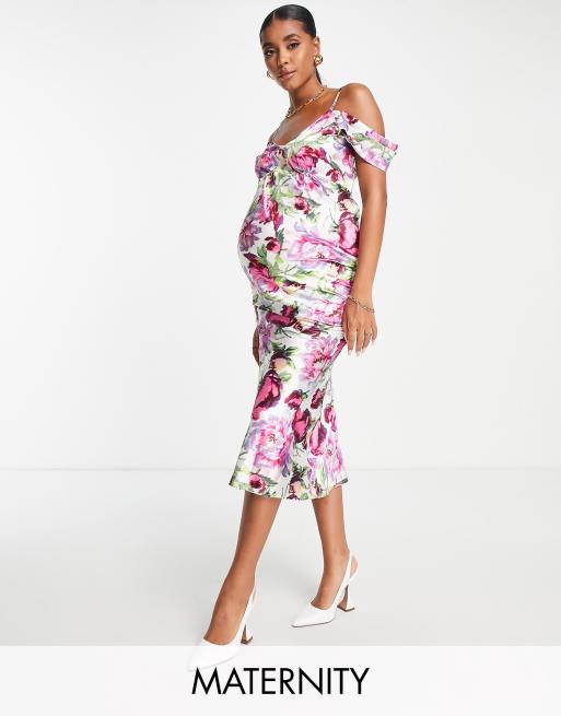 Hope & Ivy Maternity – Kerry – Różowa wzorzysta sukienka z odsłoniętymi ramionami
