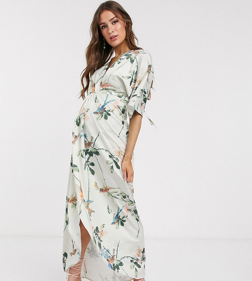Hope & Ivy Maternity – Maxiklänning i kimonomodell med svalor och blommor-Flerfärgad