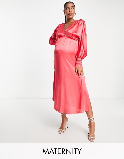 Hope Ivy Maternity Milly Midi Umstandskleid aus Satin in Korallenrot mit Fledermausarmeln