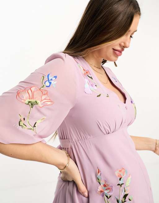 Hope & Ivy Maternity - Robe longue à décolleté plongeant et broderies - Lilas, 4 de 4