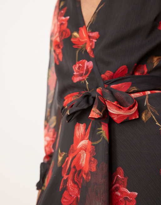 Hope & Ivy – Maxikleid in Schwarz mit rotem Blumenmuster und Wickeldesign auf der Vorderseite, 3 von 4