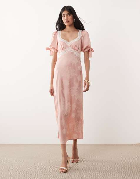 Hope & Ivy - Midi jurk van satijnen jacquard met kanten rand en gestrikte mouwen in roze - view 1