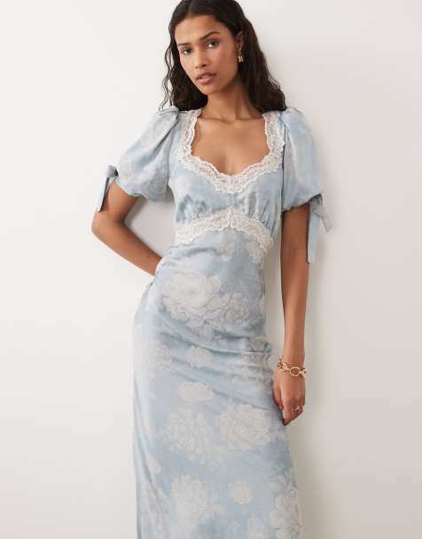 Hope & Ivy – Midikleid aus Satin-Jacquard in Pastellblau mit Spitzenbesatz und Bindeärmeln - view 1