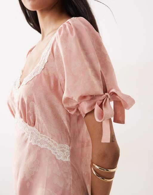Hope & Ivy – Midikleid aus Satin-Jacquard in Rosa mit Spitzenbesatz und Bindeärmeln, 2 von 4