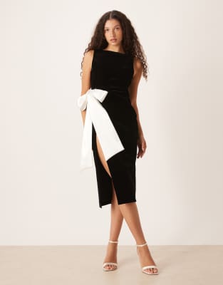Hope & Ivy - Midikleid in Schwarz mit kontrastierender Satinschleife