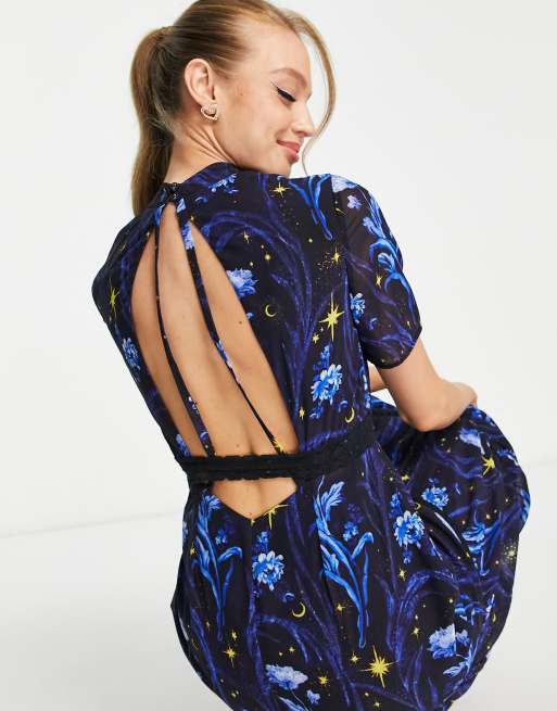 hope & ivy high neck midi dress with open back in blue floral